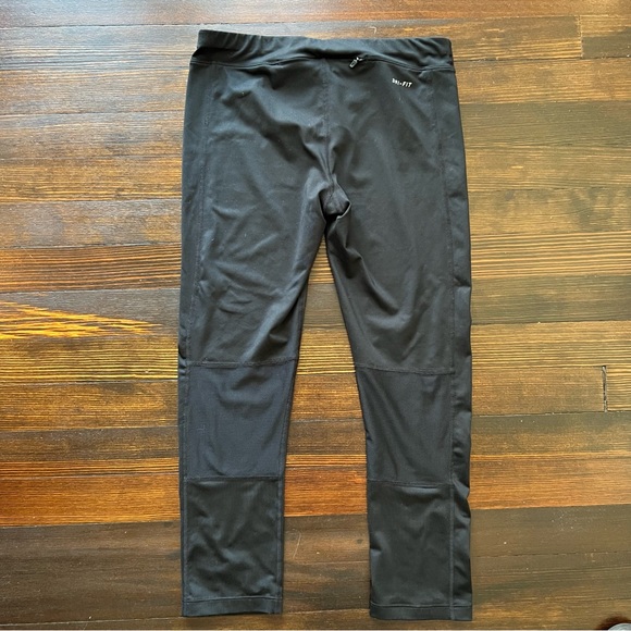 Women’s Nike Dri-fit Running Gym Workout Cropped Leggings Black Size Medium - Picture 2 of 4